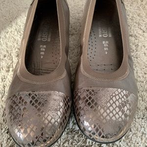 🎉✨🎉Host pick! EUC Mephisto Emilie Ballet Flats